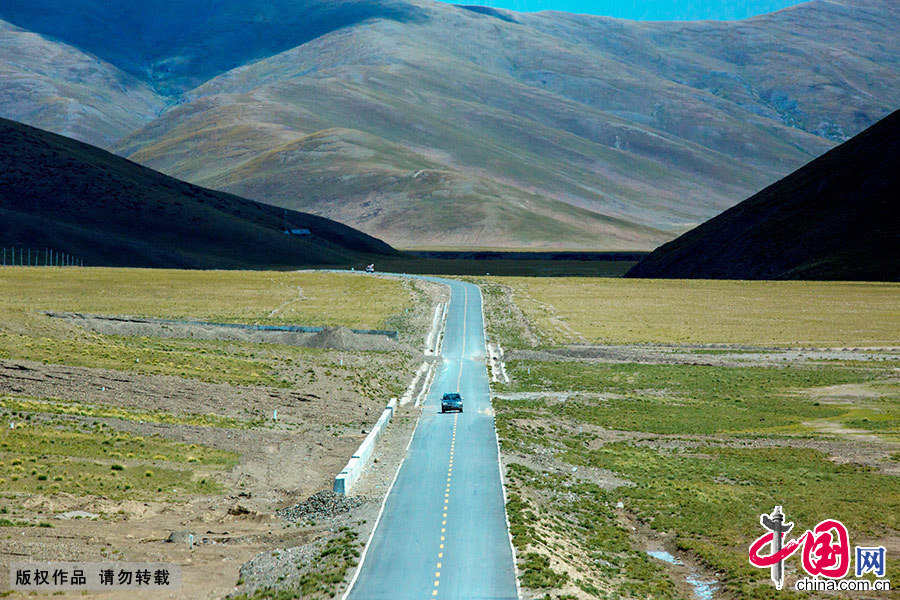 « La route vers le ciel » sur le plateau tibétain « La route vers le ciel » sur le plateau tibétain