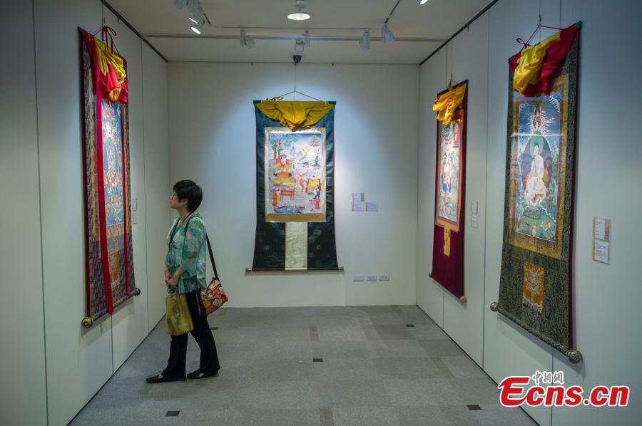 Une sculpture sur glace de Bouddha est le clou d'une exposition d'art tibétain à Taipei Une sculpture sur glace de Bouddha est le clou d'une exposition d'art tibétain à Taipei