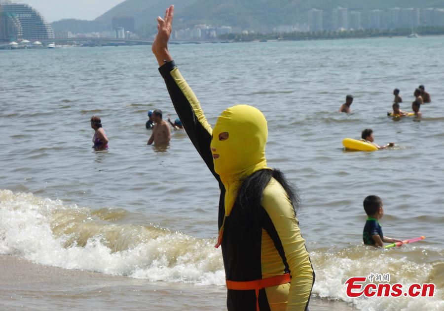 Le facekini arrive à son tour sur les plages de Hainan