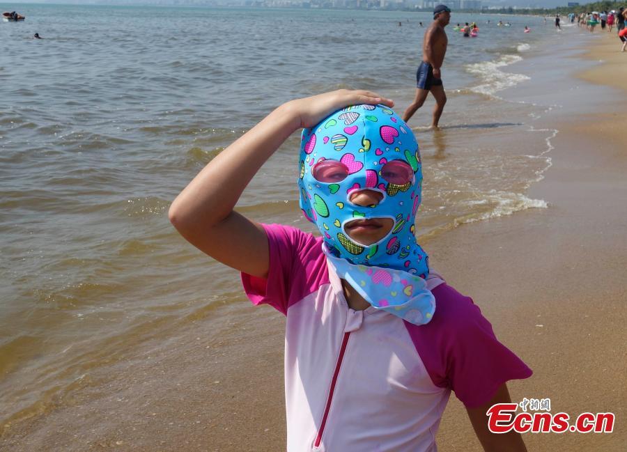 Le facekini arrive à son tour sur les plages de Hainan