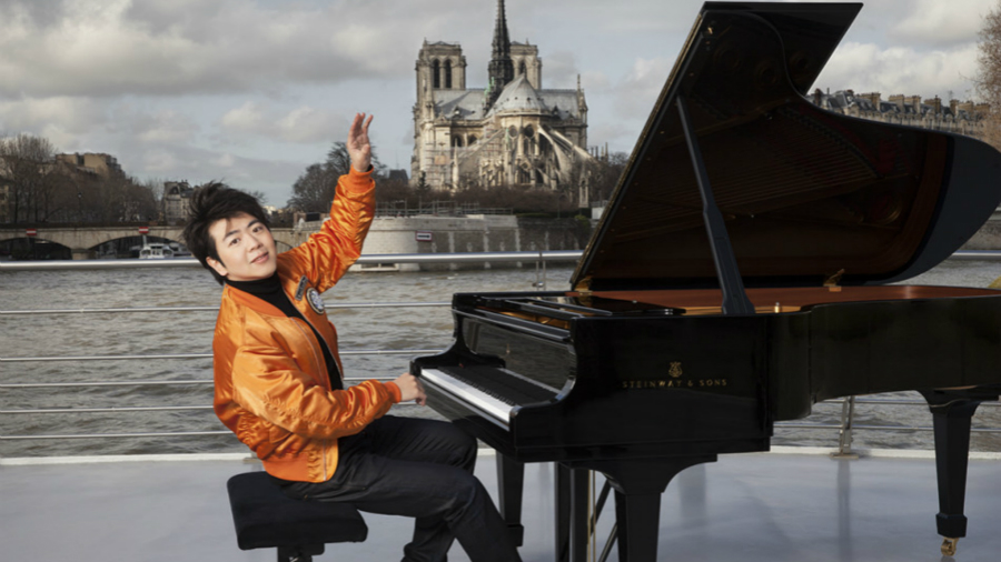 Lang Lang pose pour Paris Match