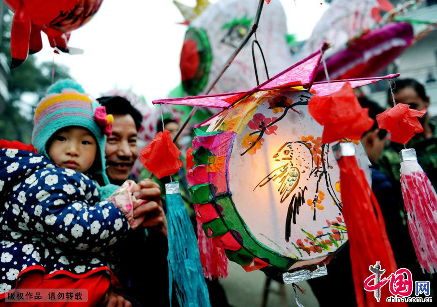 Jiangxi : 500 paysans exécutent la danse du dragon