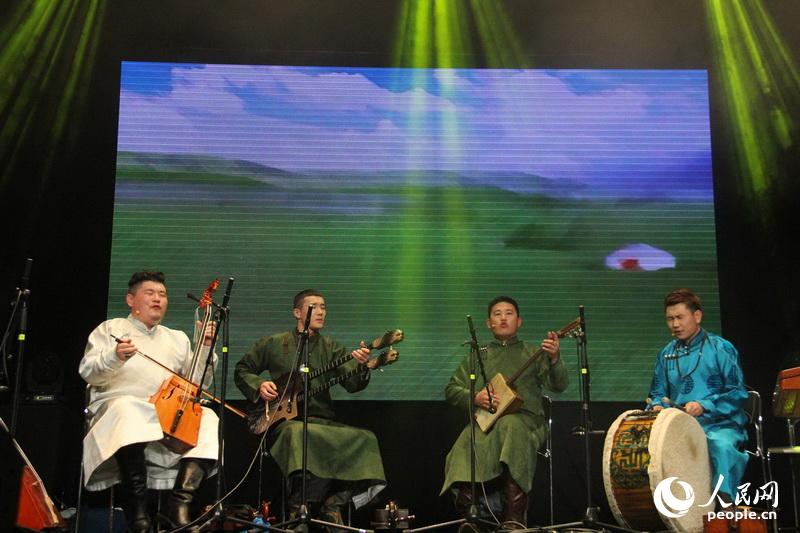 Les mélodies de Mongolie-Intérieure résonnent à Paris