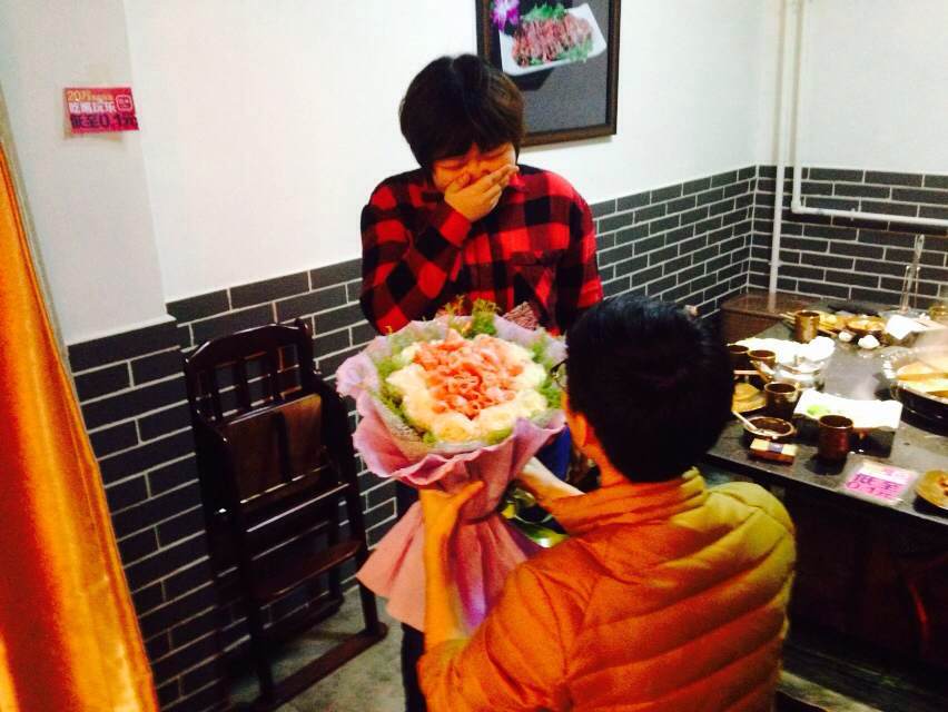 Beijing : il fait sa demande avec un bouquet de tranches de bœuf