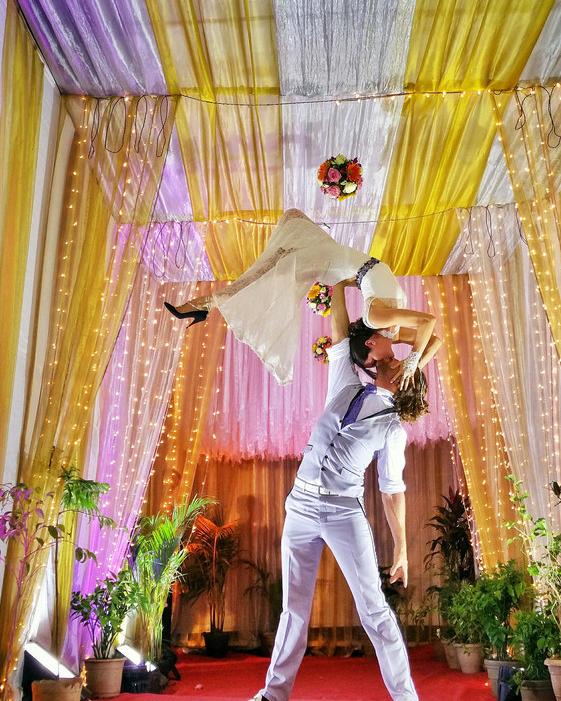 Les nouveaux mariés se sont en effet longuement préparés avant d&apos;entamer ce voyage qu&apos;ils voient comme une grande aventure, surtout Rhian, qui ne s&apos;était jusqu&apos;alors rendue que dans trois Etats des Etats-Unis.