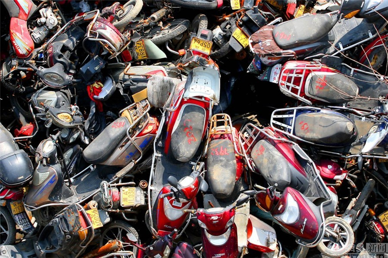 En images : des cimetières de voitures en Chine