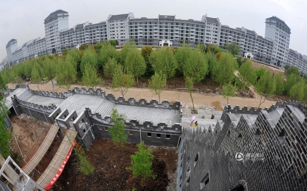 Wuhan : une réplique de la Grande Muraille sur le campus d'une université