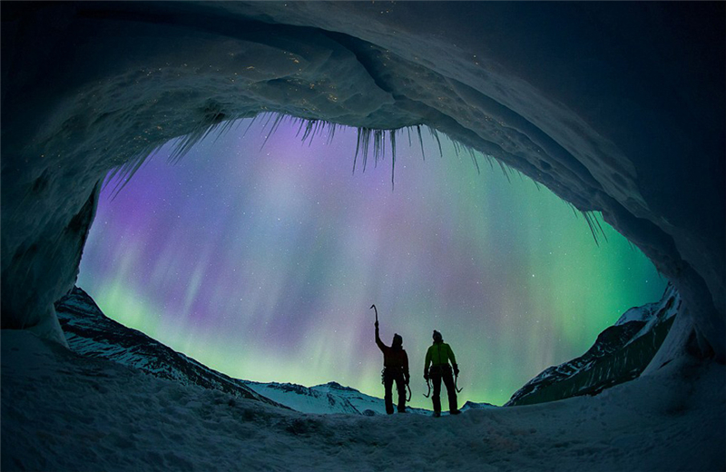 Canada : le glacier Athabasca illuminé par une aurore polaire