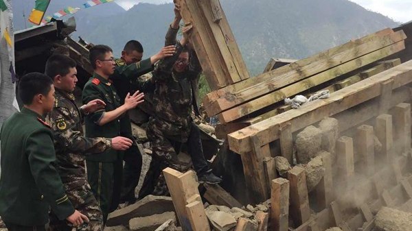 Au moins 20 morts au Tibet après le séisme au Népal
