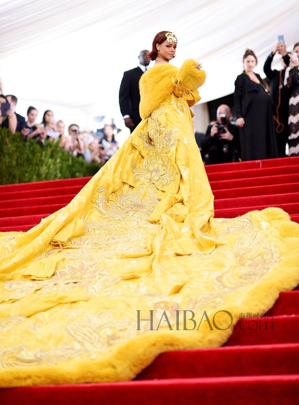Met Ball : la robe « omelette » de Rihanna, une création de la styliste chinoise Guo Pei