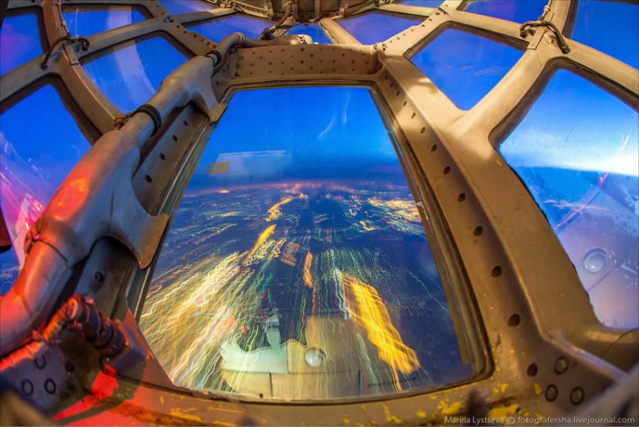 Photos : dans la cabine de pilotage de l'Iliouchine Il-76 Photos : dans la cabine de pilotage de l'Iliouchine Il-76