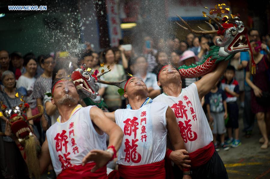 Le Festival du Dragon Ivre célèbre l'anniversaire de Bouddha à Macao