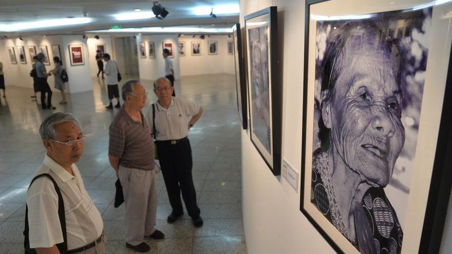 Beijing : une exposition photo sur 100 habitants centenaires de Hainan