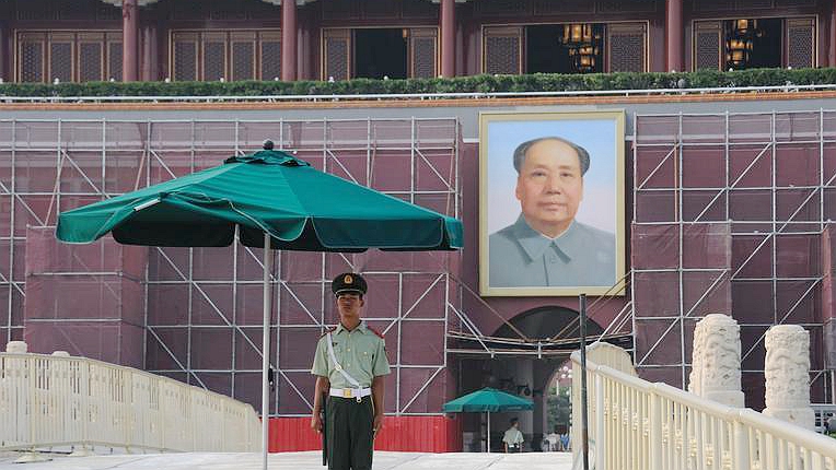 Rénovation de la place Tian'anmen pour le grand défilé militaire