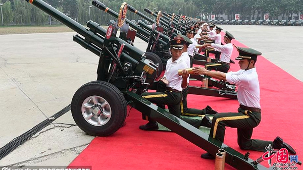 La séance de tirs au canon du défilé militaire du 3 septembre
