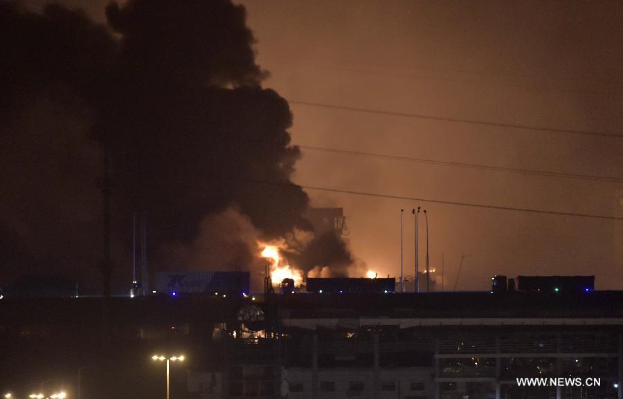 Explosion à Tianjin : le bilan provisoire revu à la hausse, 17 morts