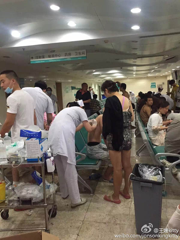 Les hôpitaux de Tianjin inondés de blessés et de bénévoles