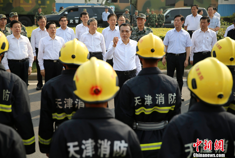 Tianjin : le Premier ministre Li Keqiang sur les lieux d'explosions