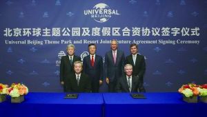 Signature du contrat pour la construction du parc Universal Beijing