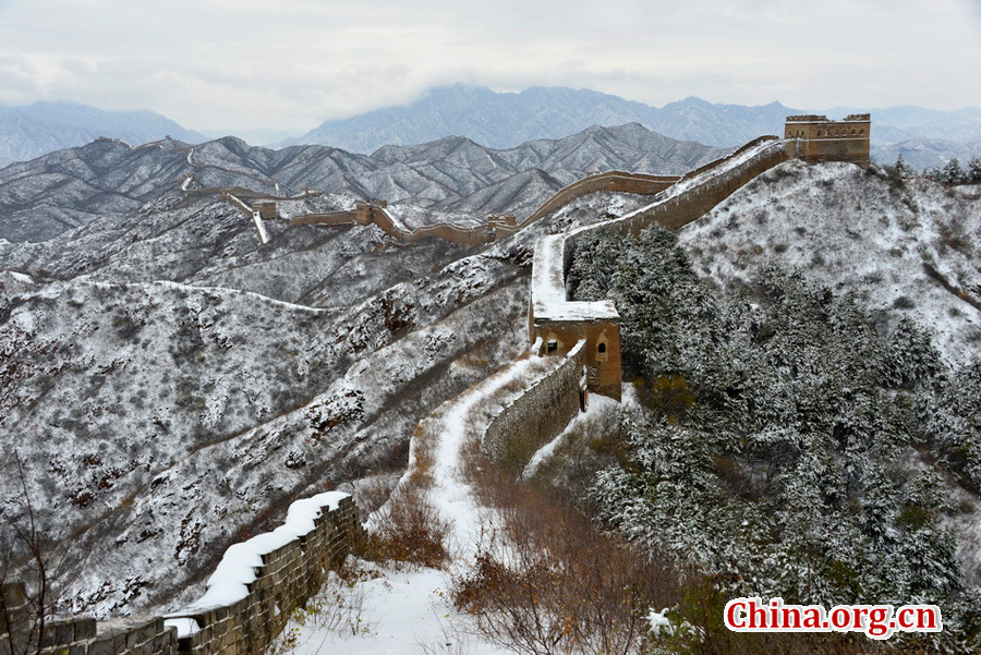 La Grande Muraille de Jinshanling sous la neige