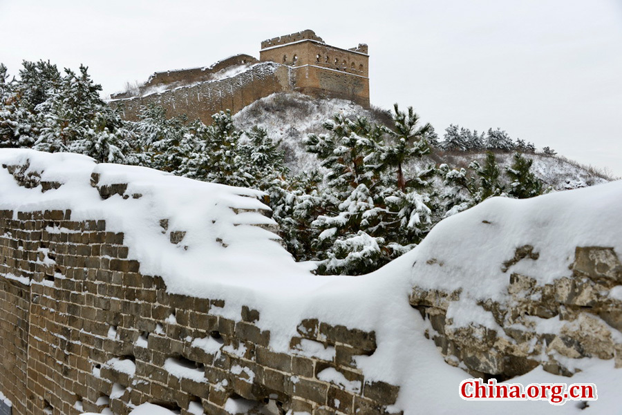 La Grande Muraille de Jinshanling sous la neige