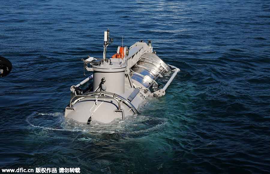 Le plus gros sous-marin de tourisme au monde à l&apos;essai dans le Hainan