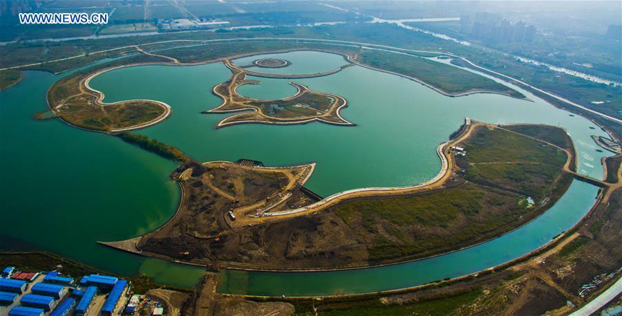 Photo aérienne prise le 19 octobre 2015, montrant un lac artificiel « poissons de Shanghai » à Shanghai.