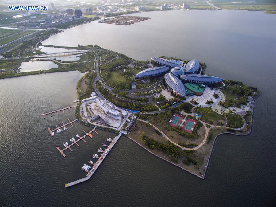 Photo aérienne prise le 8 septembre 2015, montrant la ville nouvelle de Lingang, dans le district de Pudong, à Shanghai.