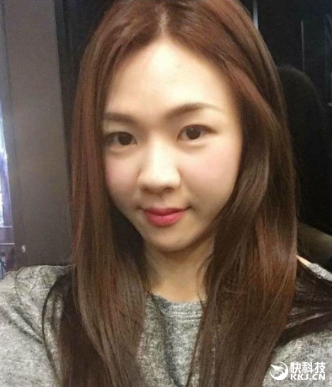 Insolite : la fille avec un visage d'ange et un corps de « monstre » Insolite : la fille avec un visage d'ange et un corps de « monstre »