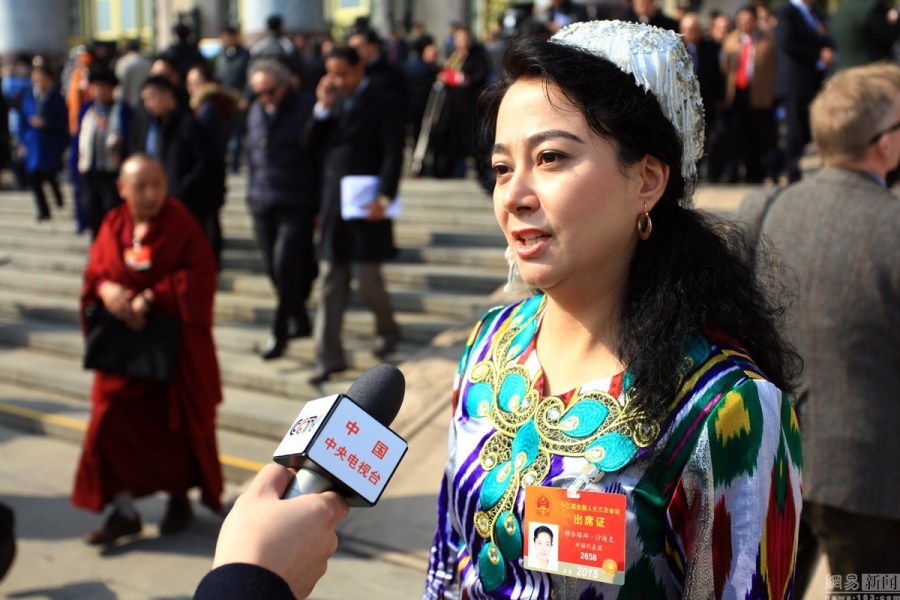 Chine : les représentants des minorités ethniques aux deux sessions de 2016