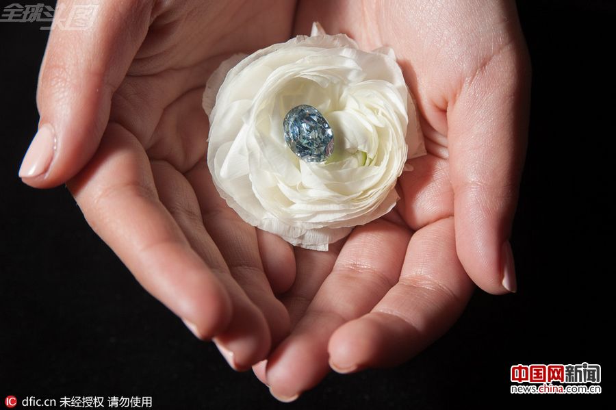 Hong Kong : un diamant bleu de plus de 30 millions de dollars à l'encan