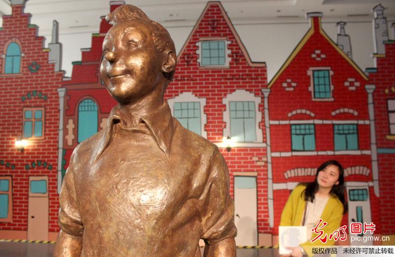 Une exposition dédiée à l&apos;univers de Tintin ouvre ses portes à Suzhou
