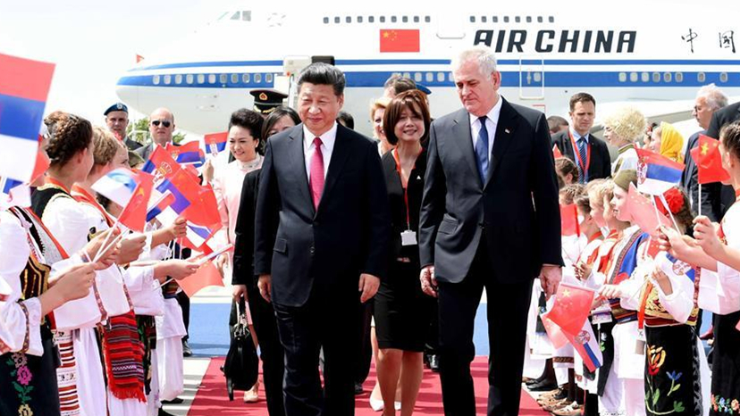 Le président Xi Jinping est arrivé en Serbie pour une visite d'Etat