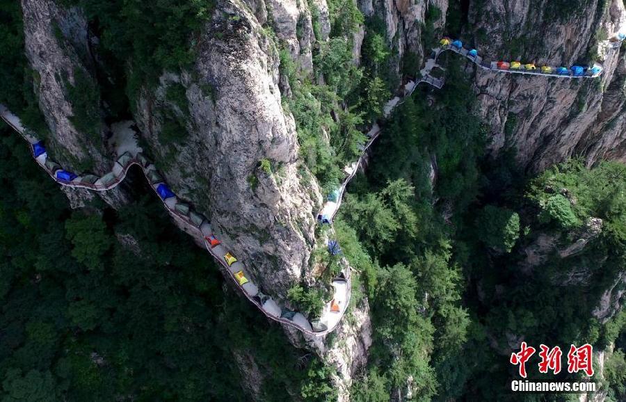 Une nuit en tente sur la passerelle du mont Laojun