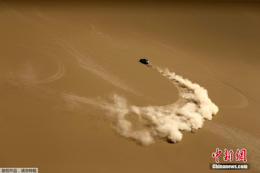 Silk Way Rally 2016 : une course automobile dans le désert du Xinjiang