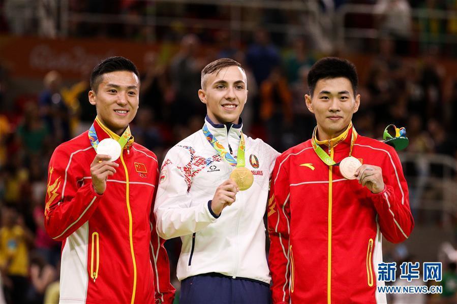 Le Biélorusse Uladzislau Hancharou a décroché la médaille d'or du trampoline masculin aux Jeux Olympiques de Rio samedi, suivi par la paire chinoise Dong Dong et Gao Lei.