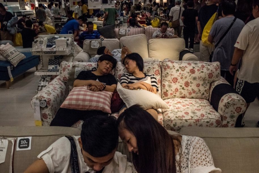 Les magasins Ikea de Chine deviennent un autre endroit pour faire la sieste Les magasins Ikea de Chine deviennent un autre endroit pour faire la sieste