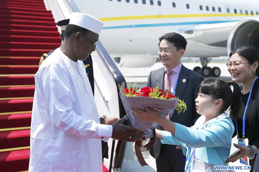 Le Président du Tchad Idriss Deby Itno arrive à Hangzhou pour participer au sommet du G20 à Hangzhou, capitale de la province du Zhejiang (Est de la Chine), le 2 septembre 2016.[Photo / Xinhua] 