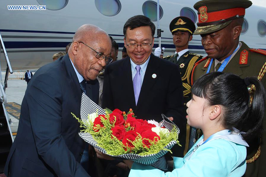 Le Président de l'Afrique du Sud Jacob Zuma arrive à Hangzhou pour participer au sommet du G20 à Hangzhou, capitale de la province du Zhejiang (Est de la Chine), le 2 septembre 2016.[Photo / Xinhua]
