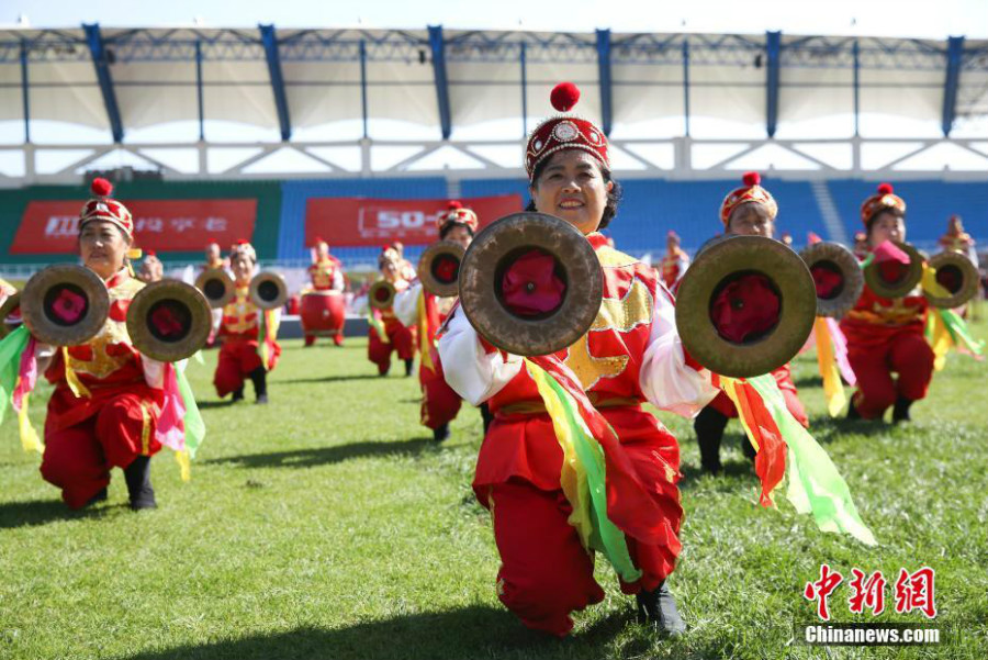 Beijing : 3 000 seniors participent à un défilé pour la fête de Chongyang
