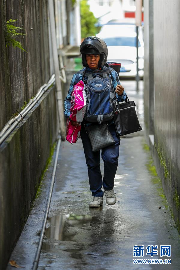 Sang Lei, un enseignant qui consacre sa jeunesse à une école dans les montagnes