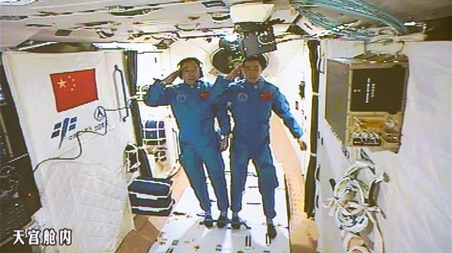 Les astronautes chinois prêts à démarrer un mois chargé dans l'espace