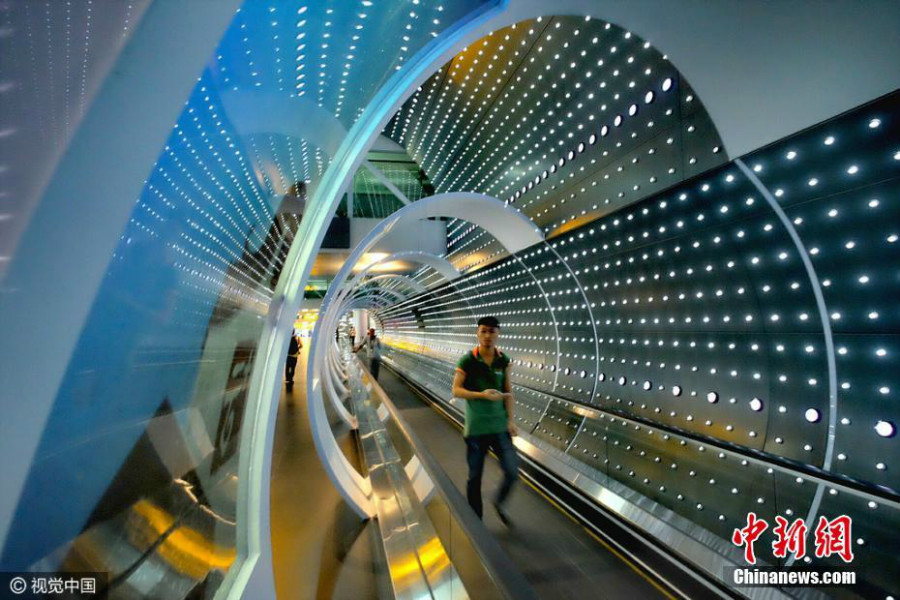 Photos : un tunnel futuriste ouvre à Guangzhou