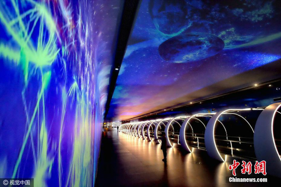 Photos : un tunnel futuriste ouvre à Guangzhou