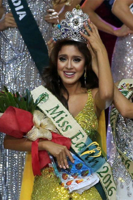 Katherine Espin sacrée Miss Terre 2016