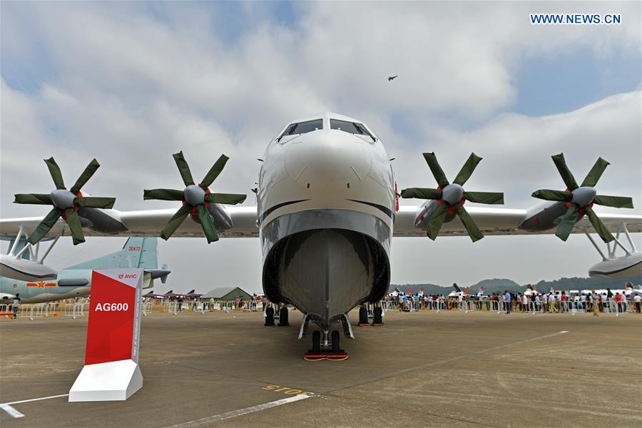 L&apos;AG600, le plus gros avion amphibie du monde, présenté au Salon de l&apos;aviation de Zhuhai
