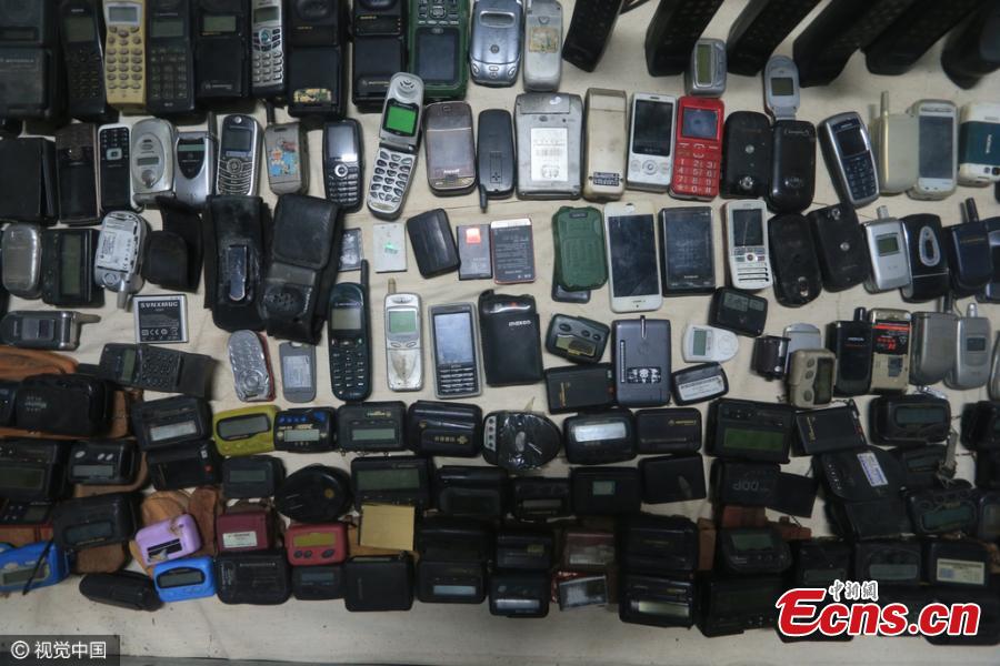 Un agriculteur dépense plus d&apos;un million d&apos;euros dans l&apos;achat de 100 000 objets anciens