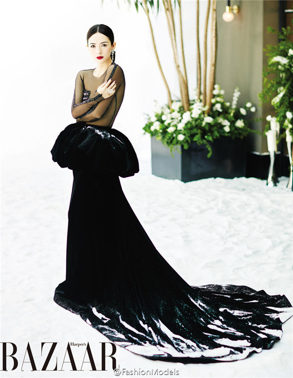 Zhang Ziyi pose pour Harper's Bazaar