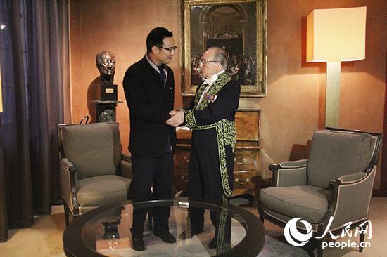 Dong Qiang élu correspondant de l'Académie des sciences morales et politiques de l'Institut de France Dong Qiang élu correspondant de l'Académie des sciences morales et politiques de l'Institut de France