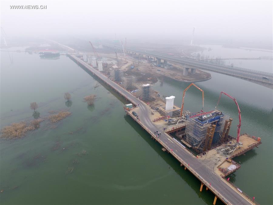 Le pont ferroviaire à grande vitesse Beijing-Zhangjiakou en construction
